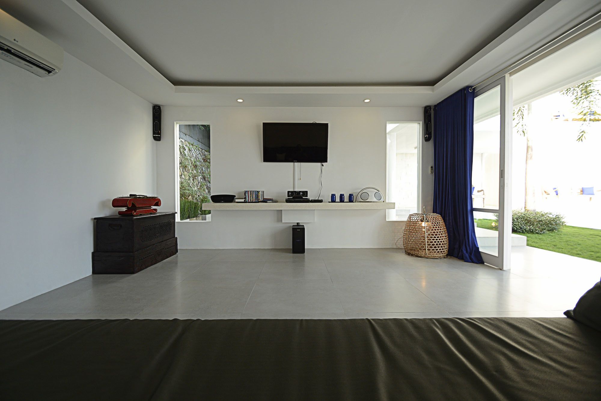 Villa L