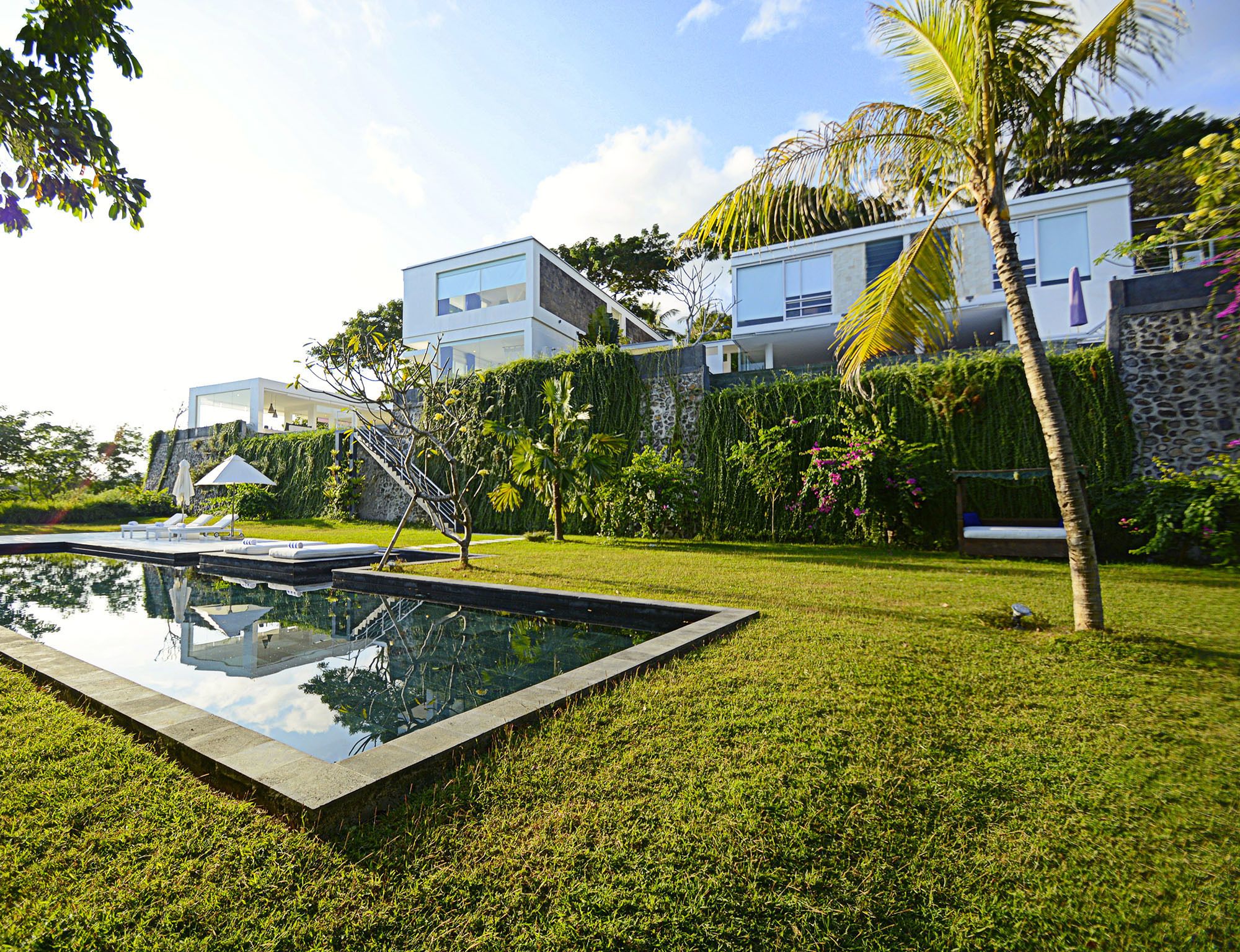 Villa L