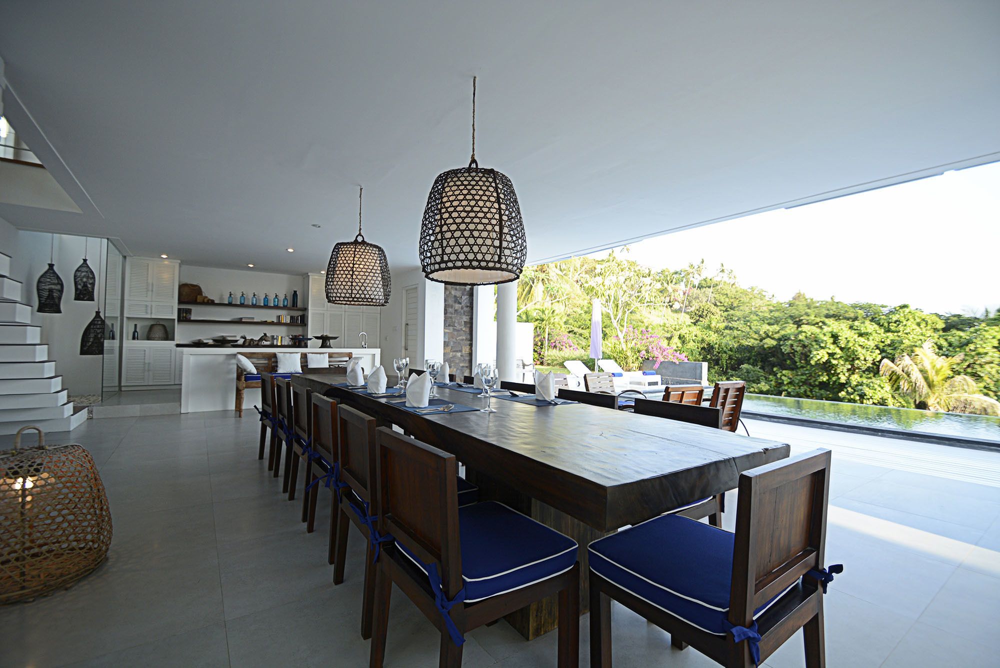 Villa L