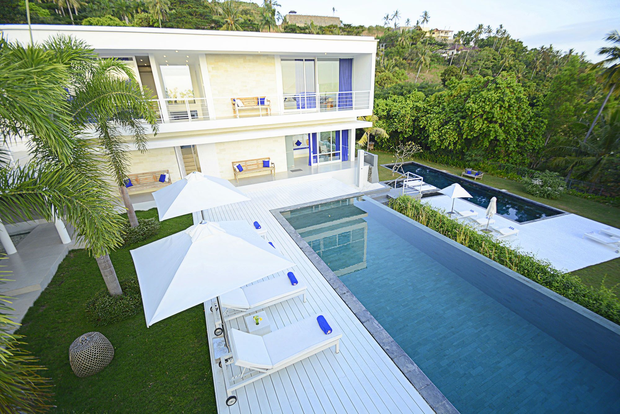 Villa L
