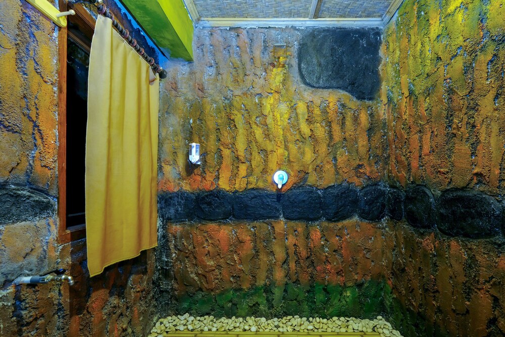 Surya Karhyn Hotel & Restaurant