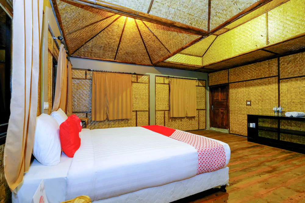 Surya Karhyn Hotel & Restaurant