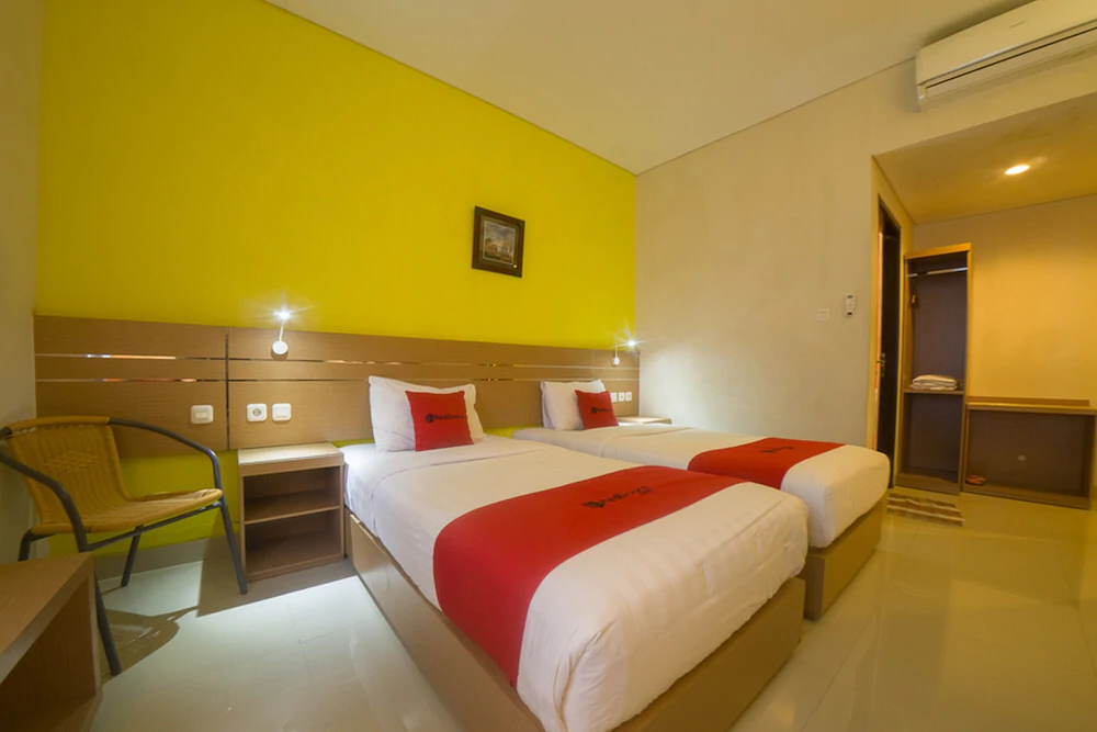 Budget Hotel by RedDoorz