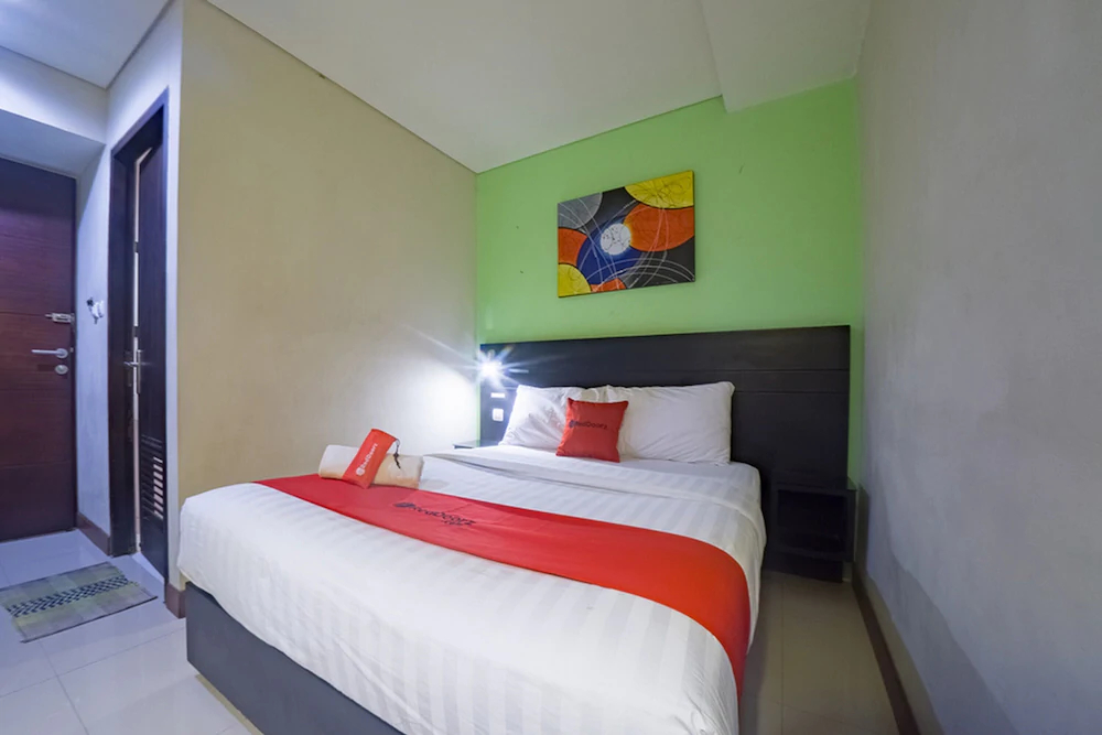 Budget Hotel by RedDoorz