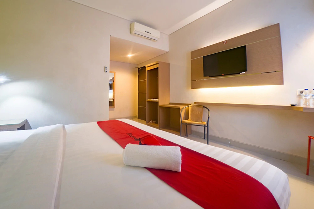 Budget Hotel by RedDoorz