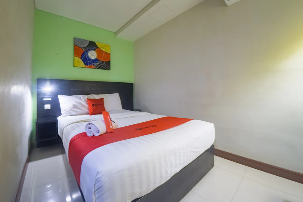 Budget Hotel by RedDoorz