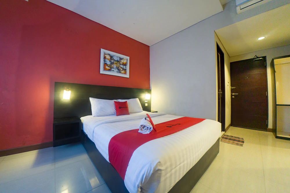 Budget Hotel by RedDoorz
