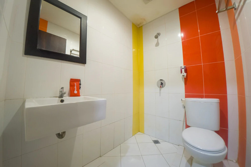 Budget Hotel by RedDoorz