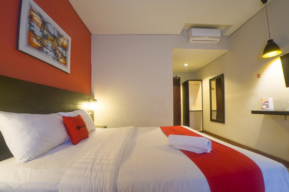 Budget Hotel by RedDoorz