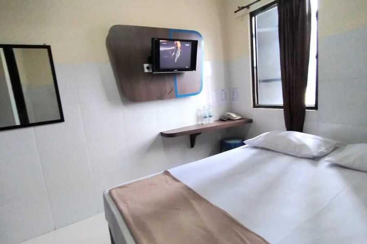 Golden Inn Ambon Reddoors