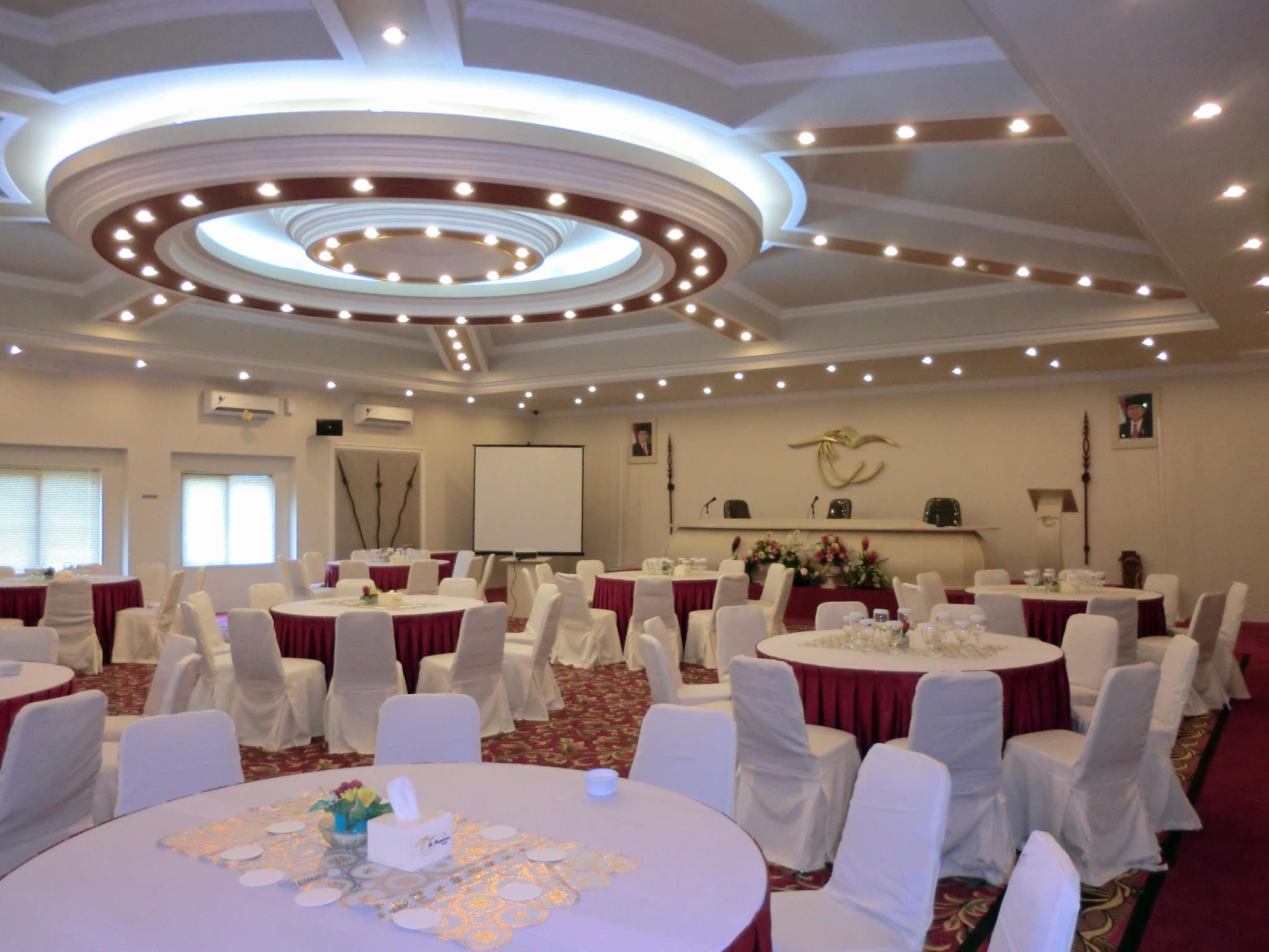 Le Premiere Hotel