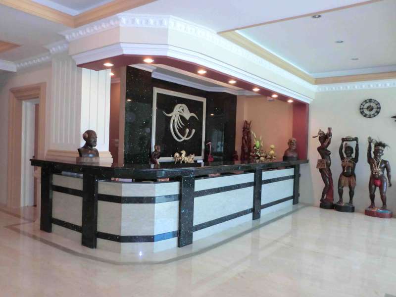 Le Premiere Hotel