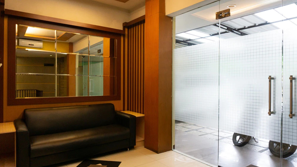 Viona Hotel by RedDoorz