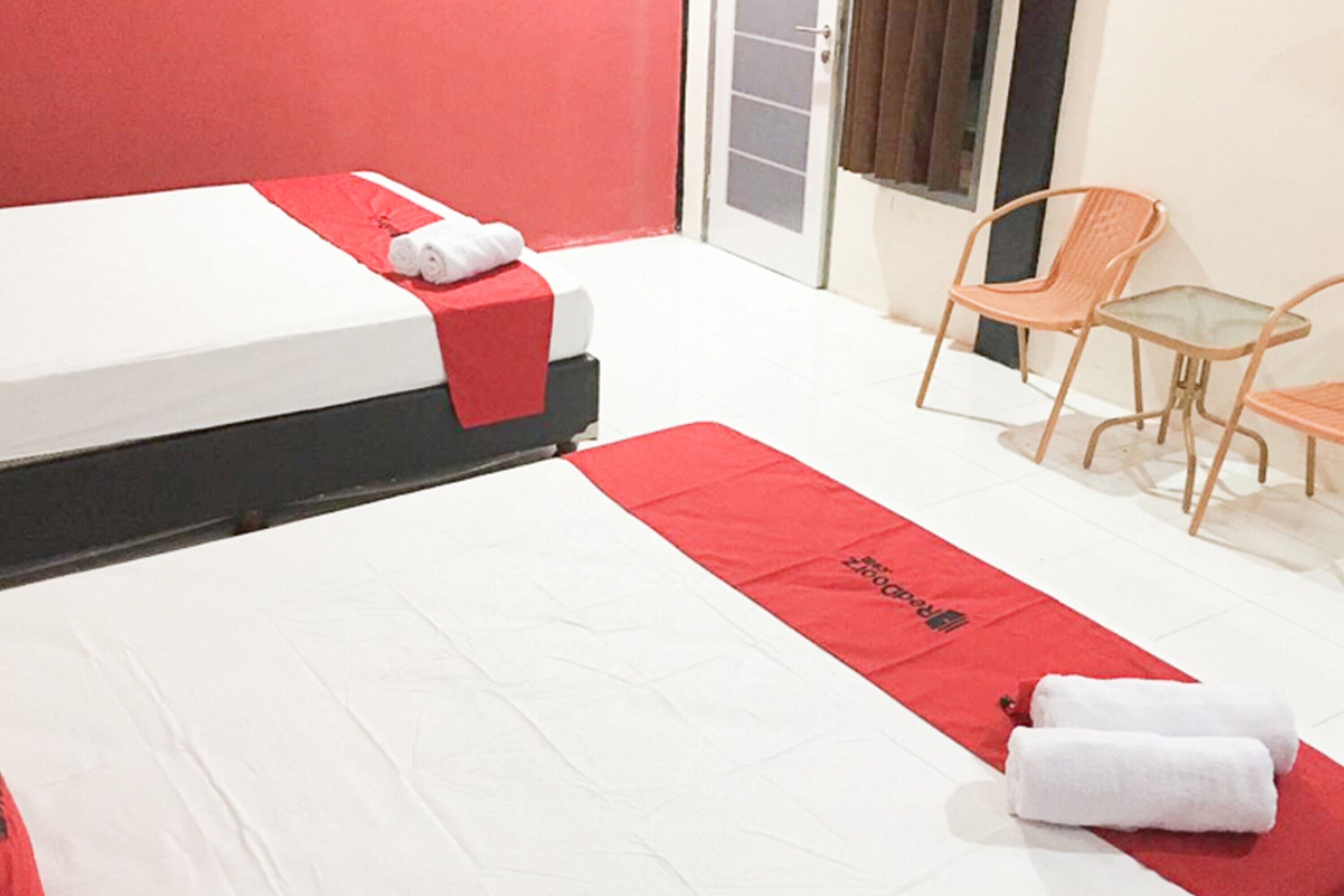 Pasific 889 Homestay by RedDoorz