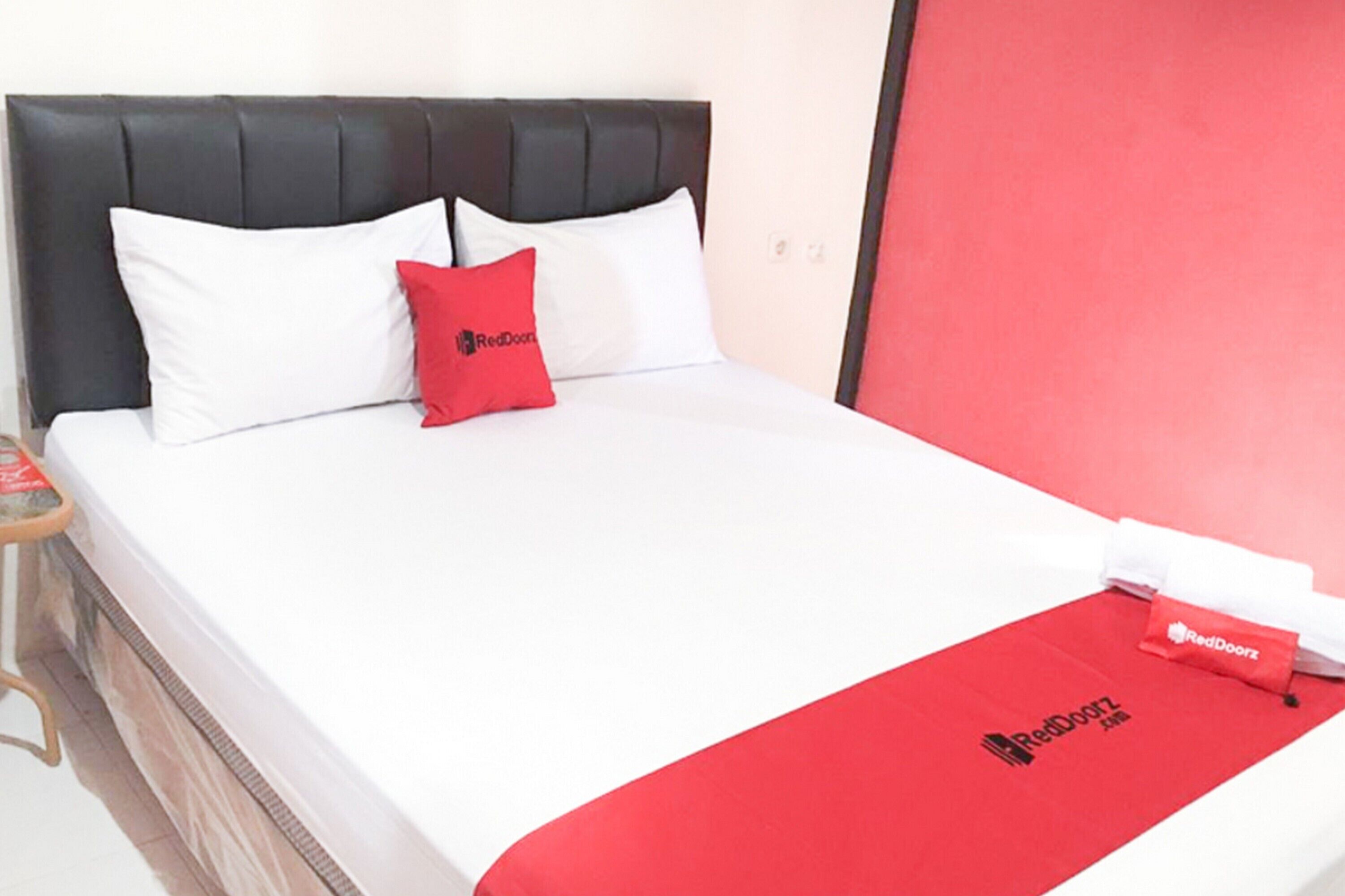 Pasific 889 Homestay by RedDoorz