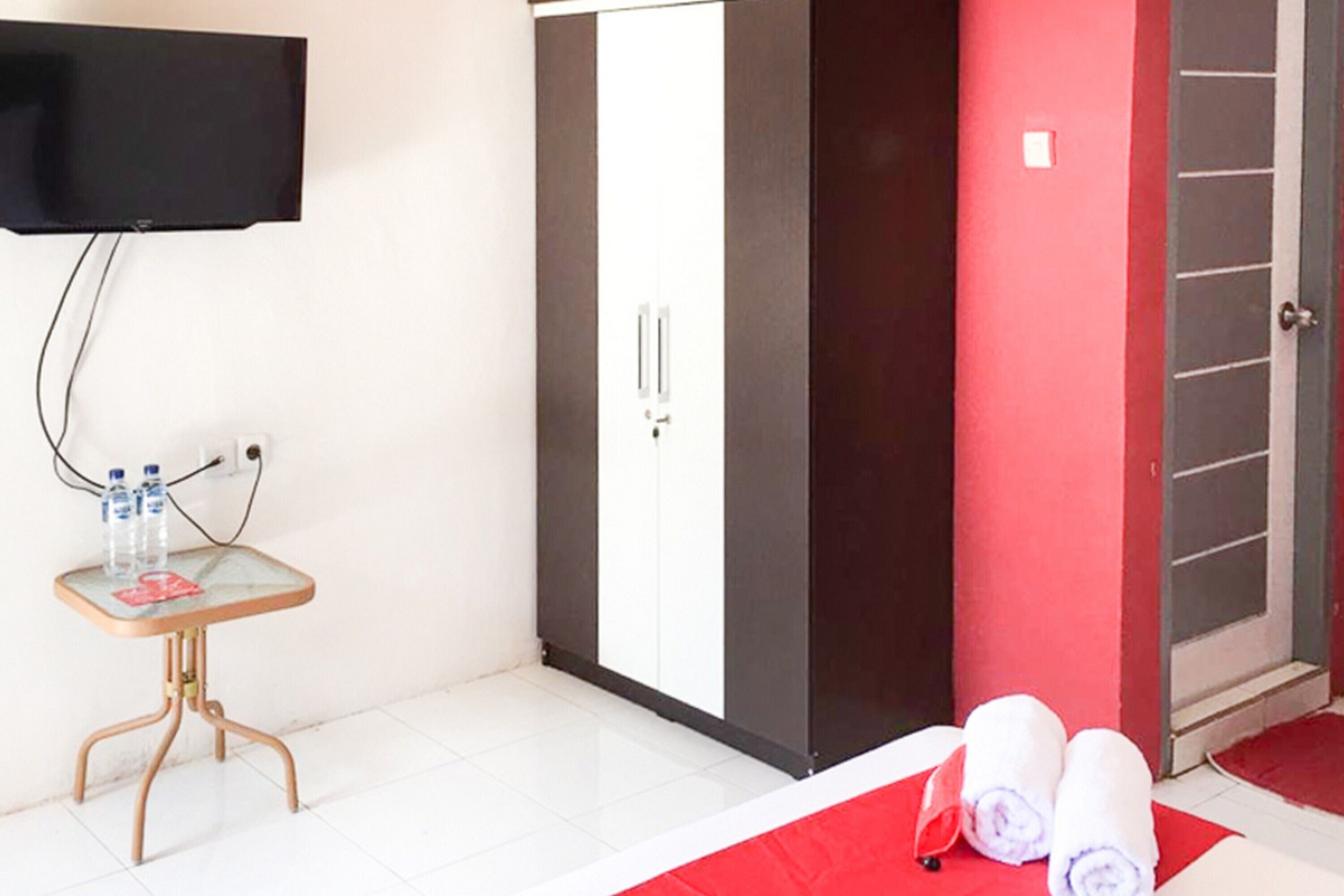Pasific 889 Homestay by RedDoorz