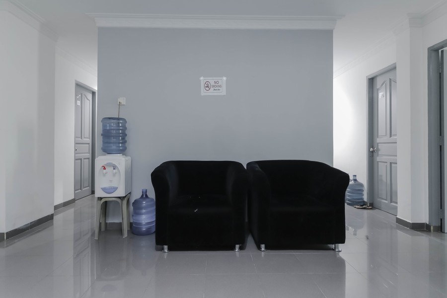 Cosmopolitan Guesthouse by RedDoorz