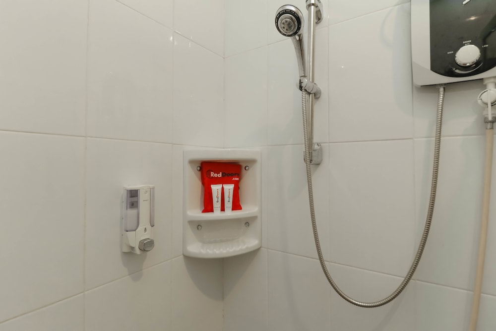 Reddoorz Plus @ Batam Centre