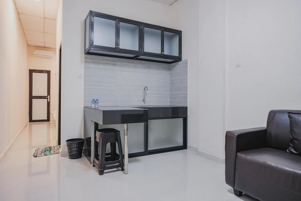 Sharon Apartment by RedDoorz