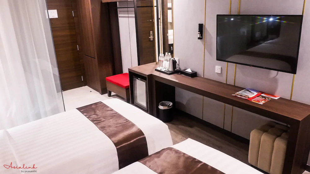 Asialink Hotel by Prasanthi