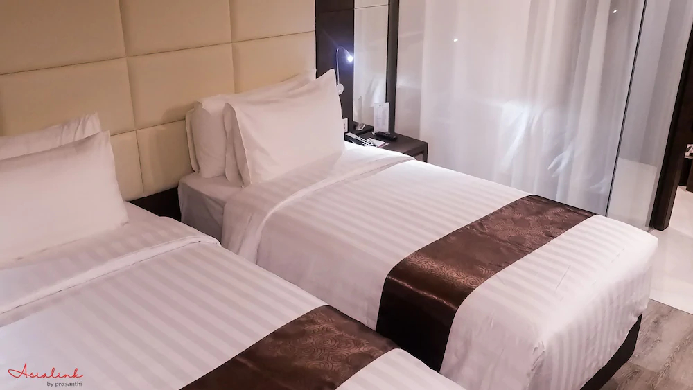 Asialink Hotel by Prasanthi