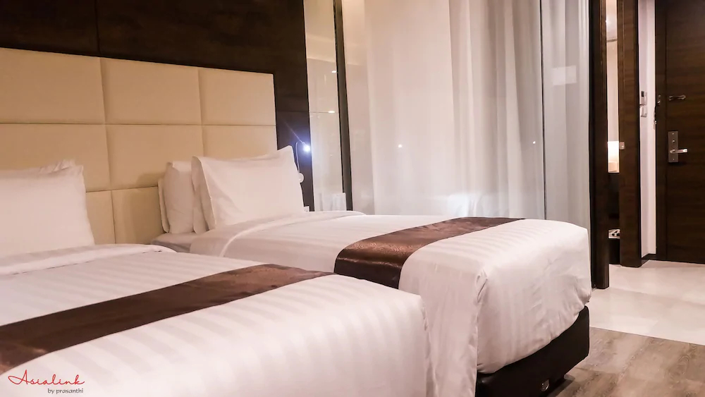 Asialink Hotel by Prasanthi