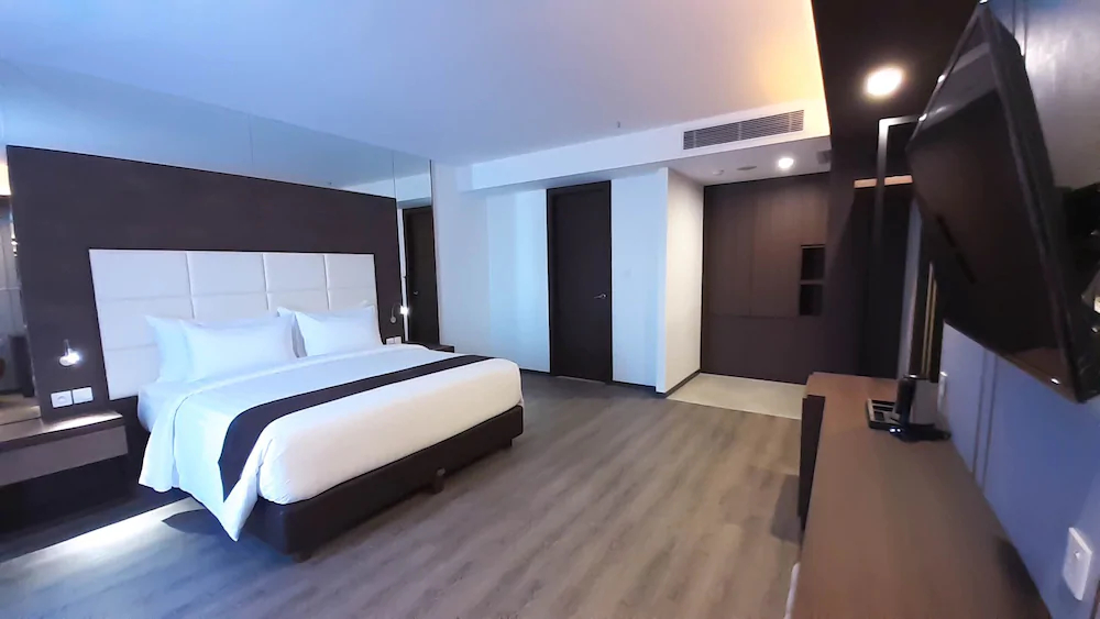 Asialink Hotel by Prasanthi