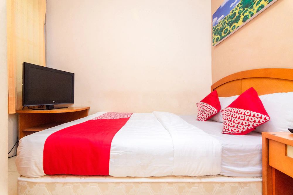 D-one Hotel by OYO Rooms