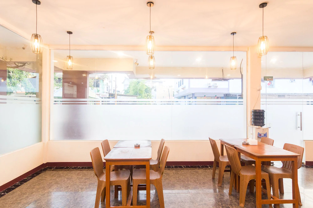 D-one Hotel by OYO Rooms