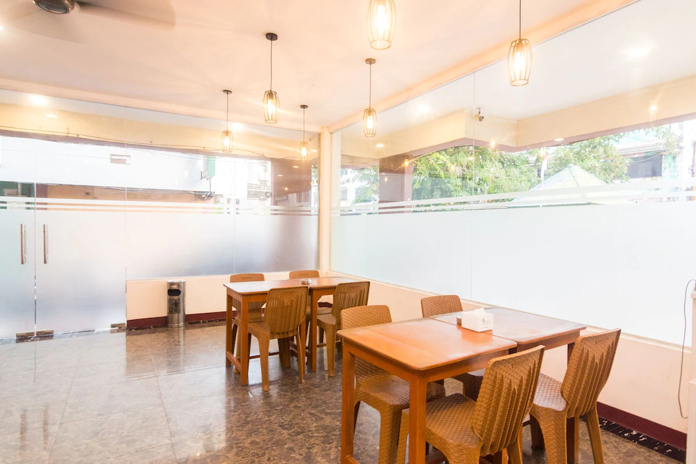 D-one Hotel by OYO Rooms