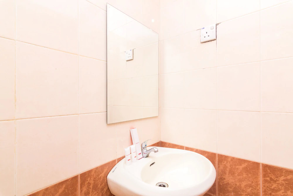 D-one Hotel by OYO Rooms