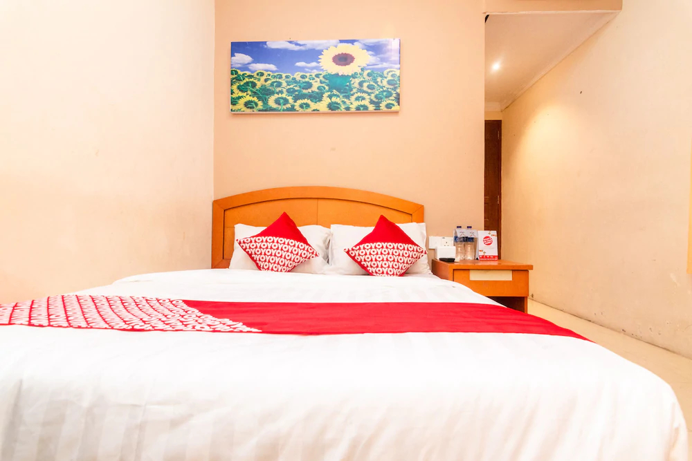 D-one Hotel by OYO Rooms