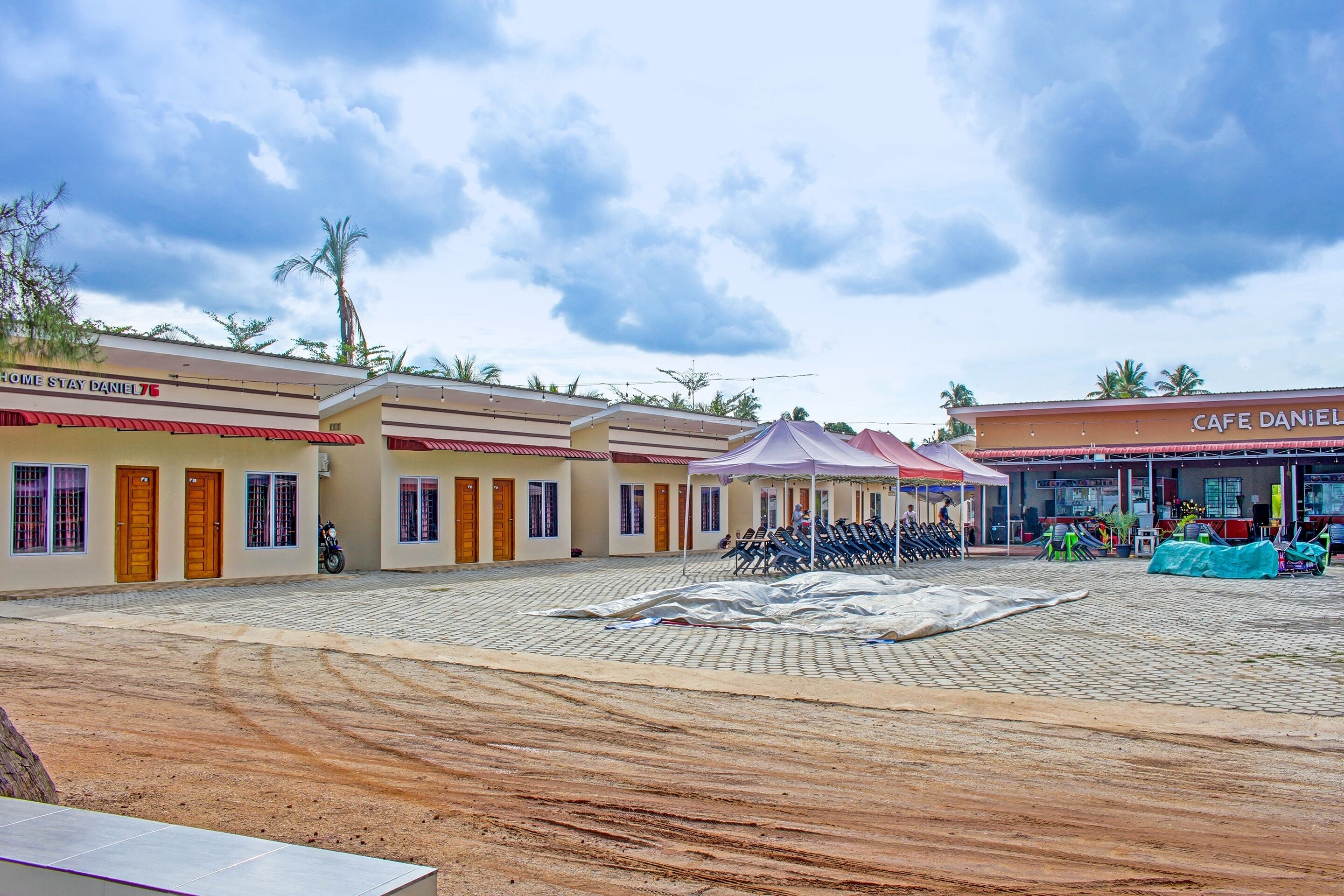 Homestay Daniel 76 by OYO