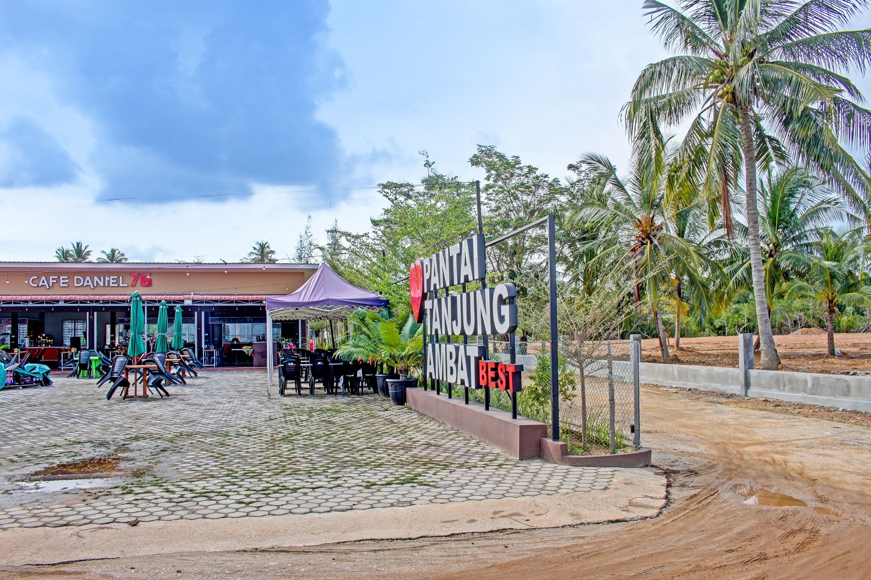 Homestay Daniel 76 by OYO