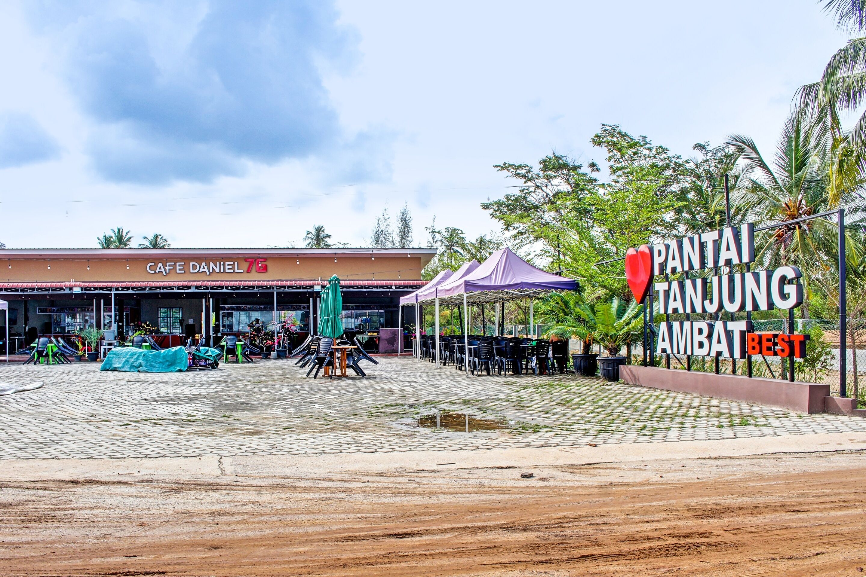 Homestay Daniel 76 by OYO