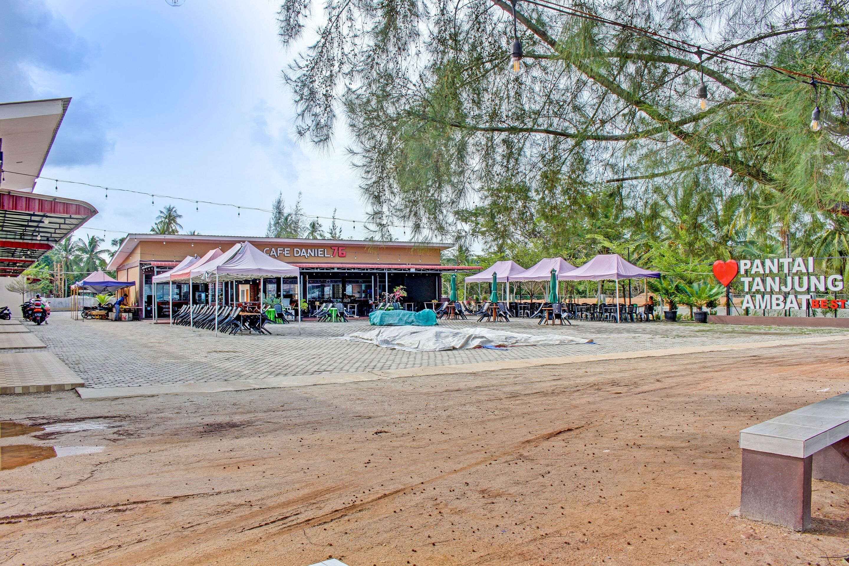 Homestay Daniel 76 by OYO