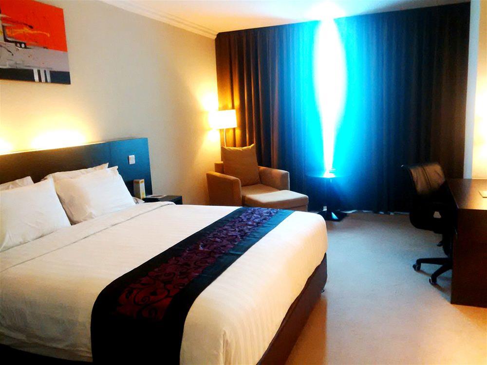 Horison Ultima King's Batam