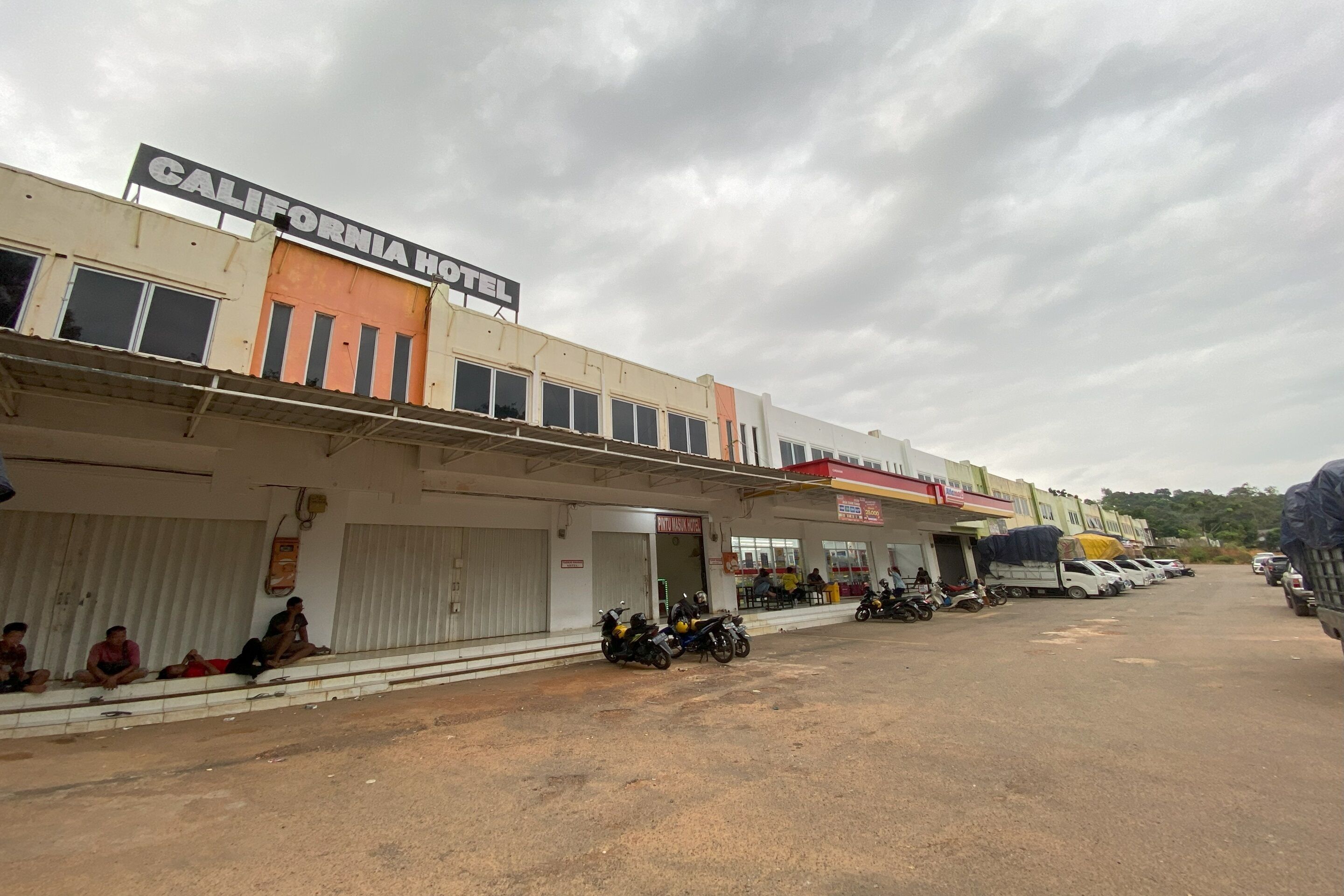 Hotel California 2 by OYO