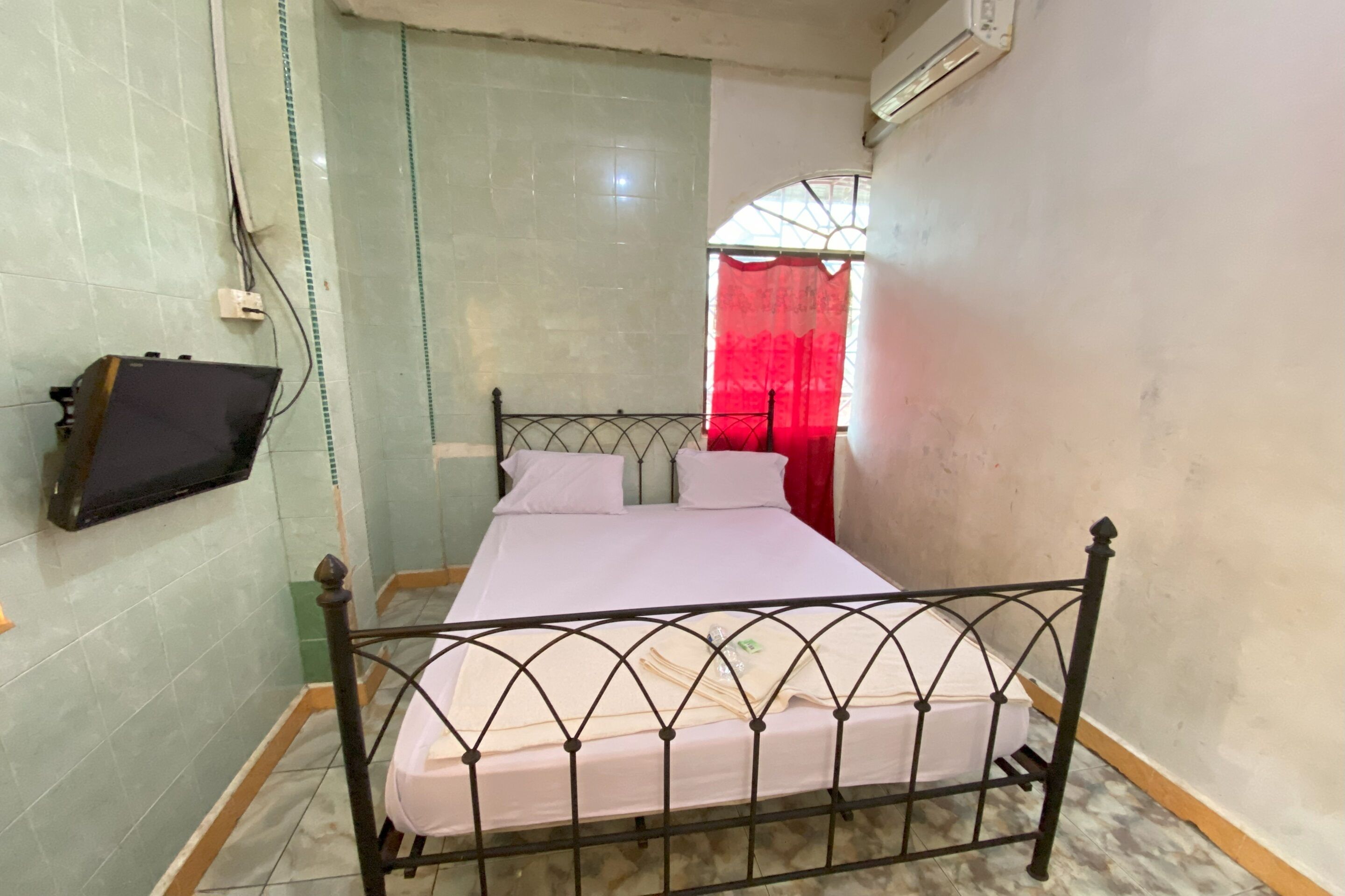 Hotel California 2 by OYO