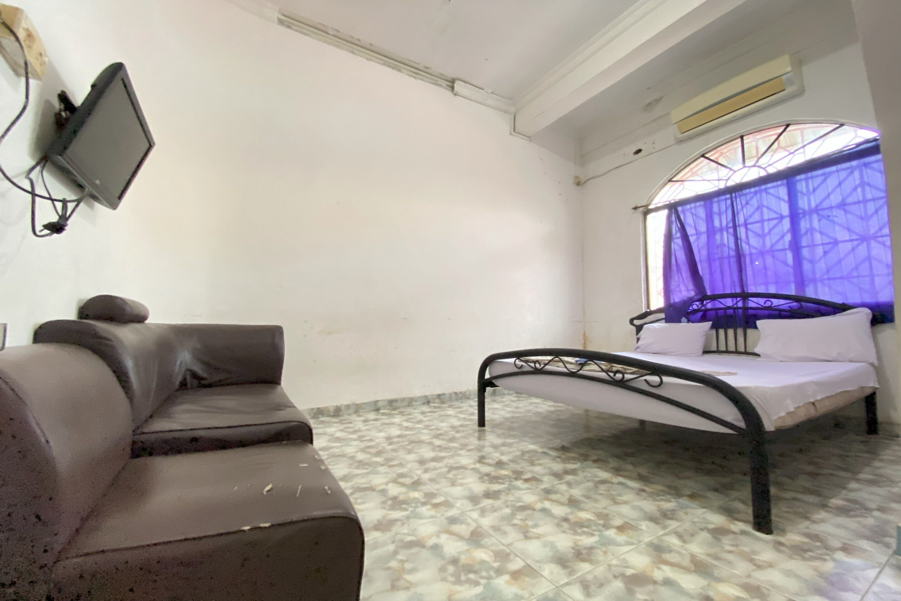 Hotel California 2 by OYO