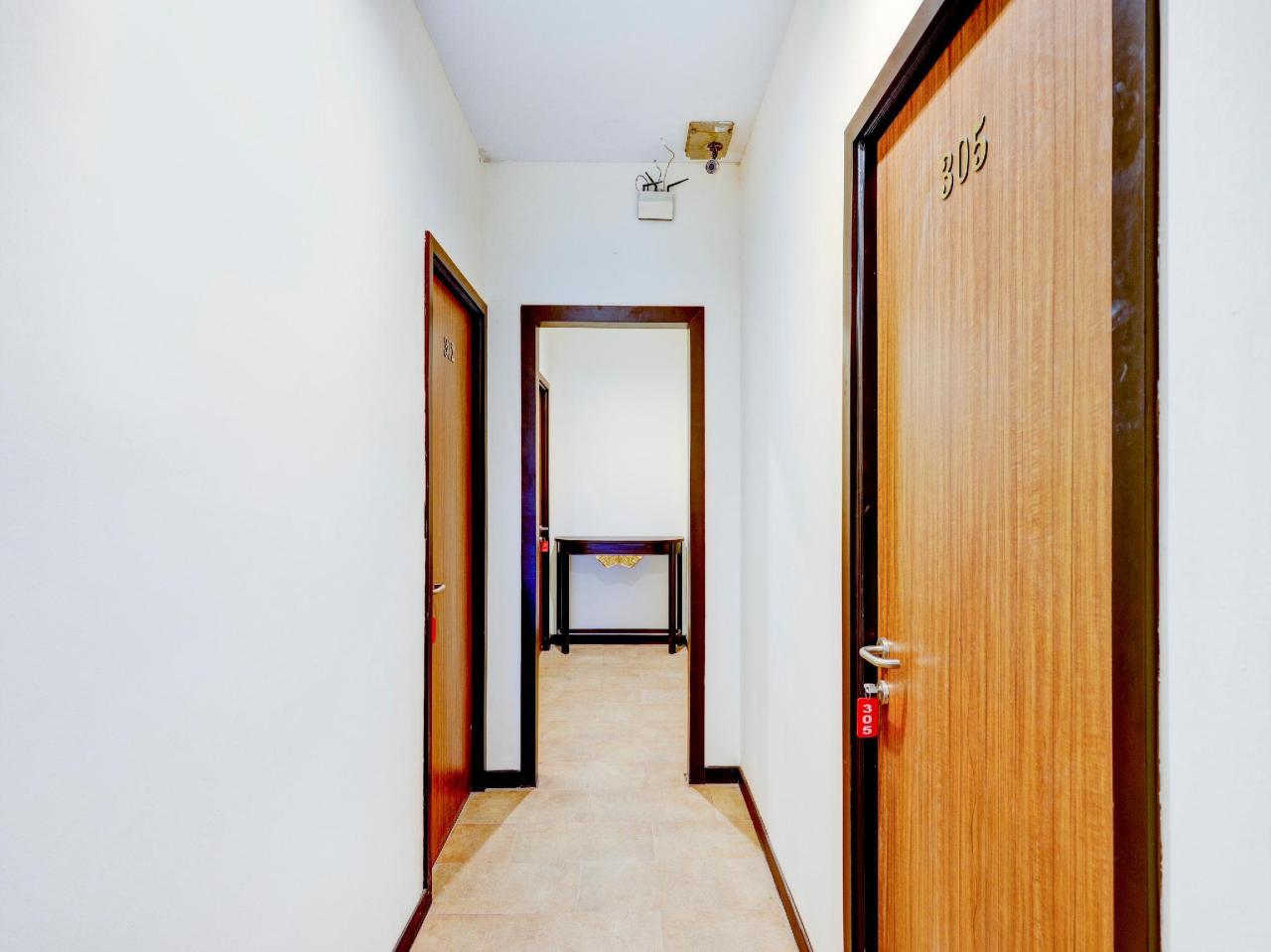 Hotel Five Star 1 by OYO Rooms