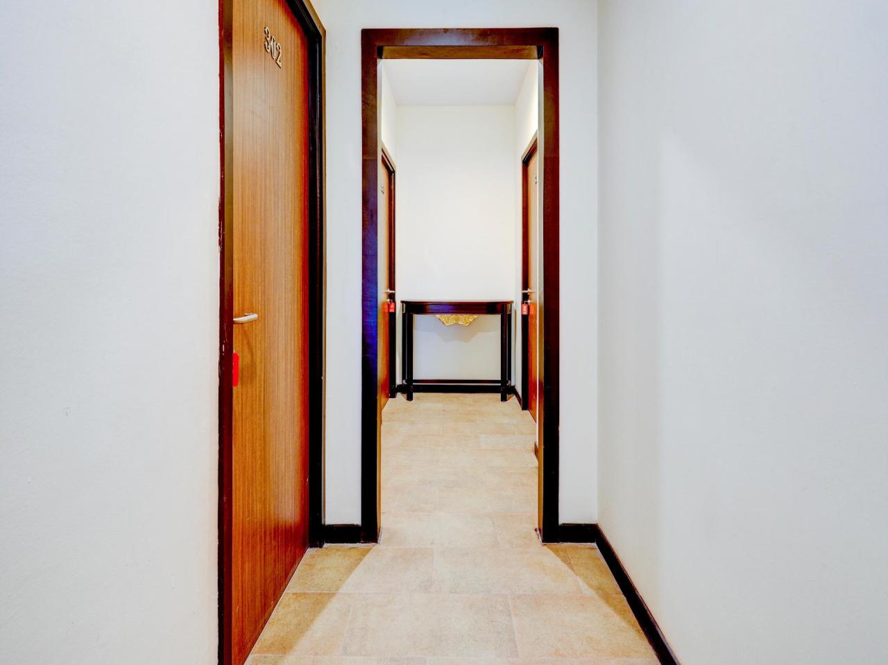 Hotel Five Star 1 by OYO Rooms