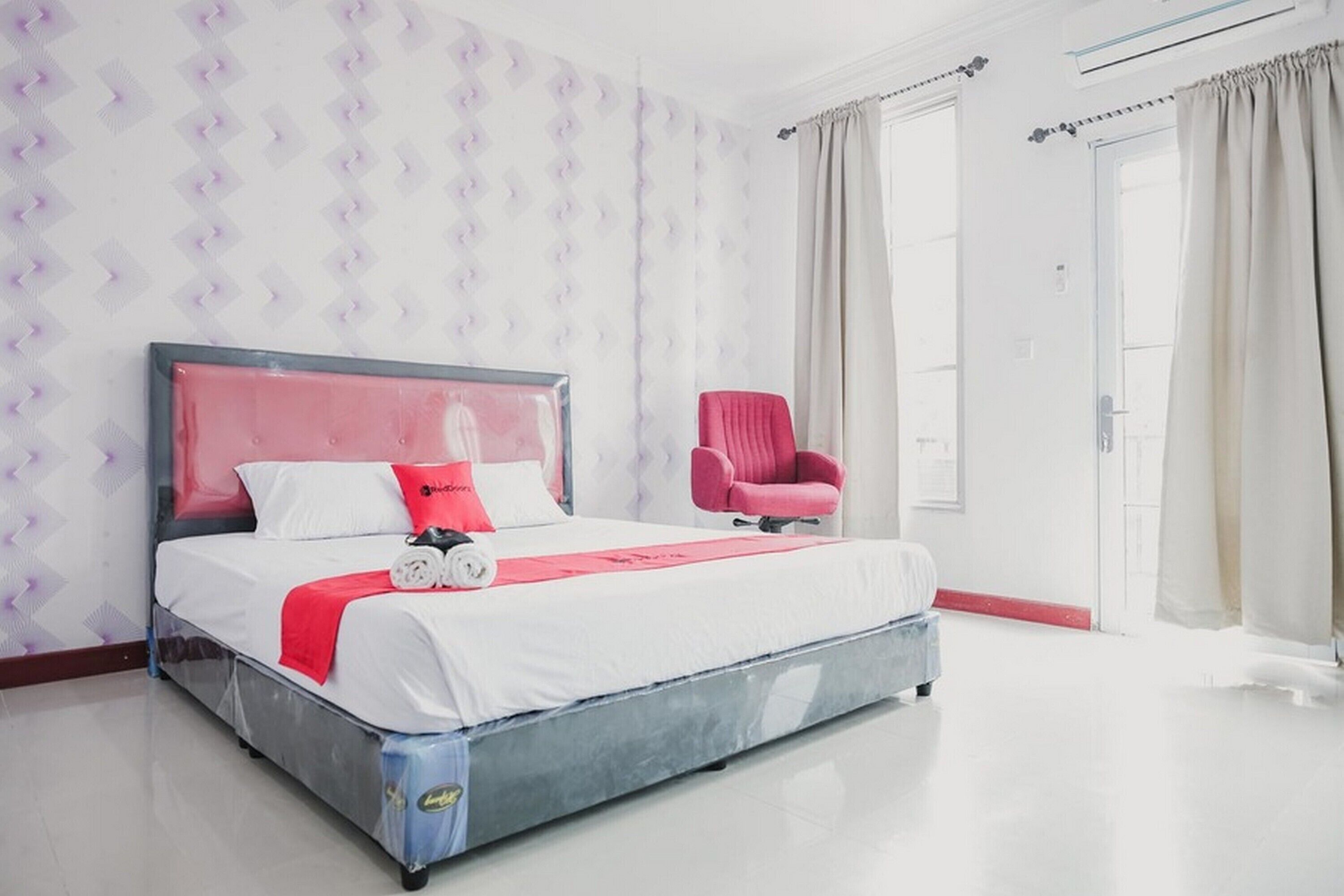 JRP Guesthouse by RedDoorz