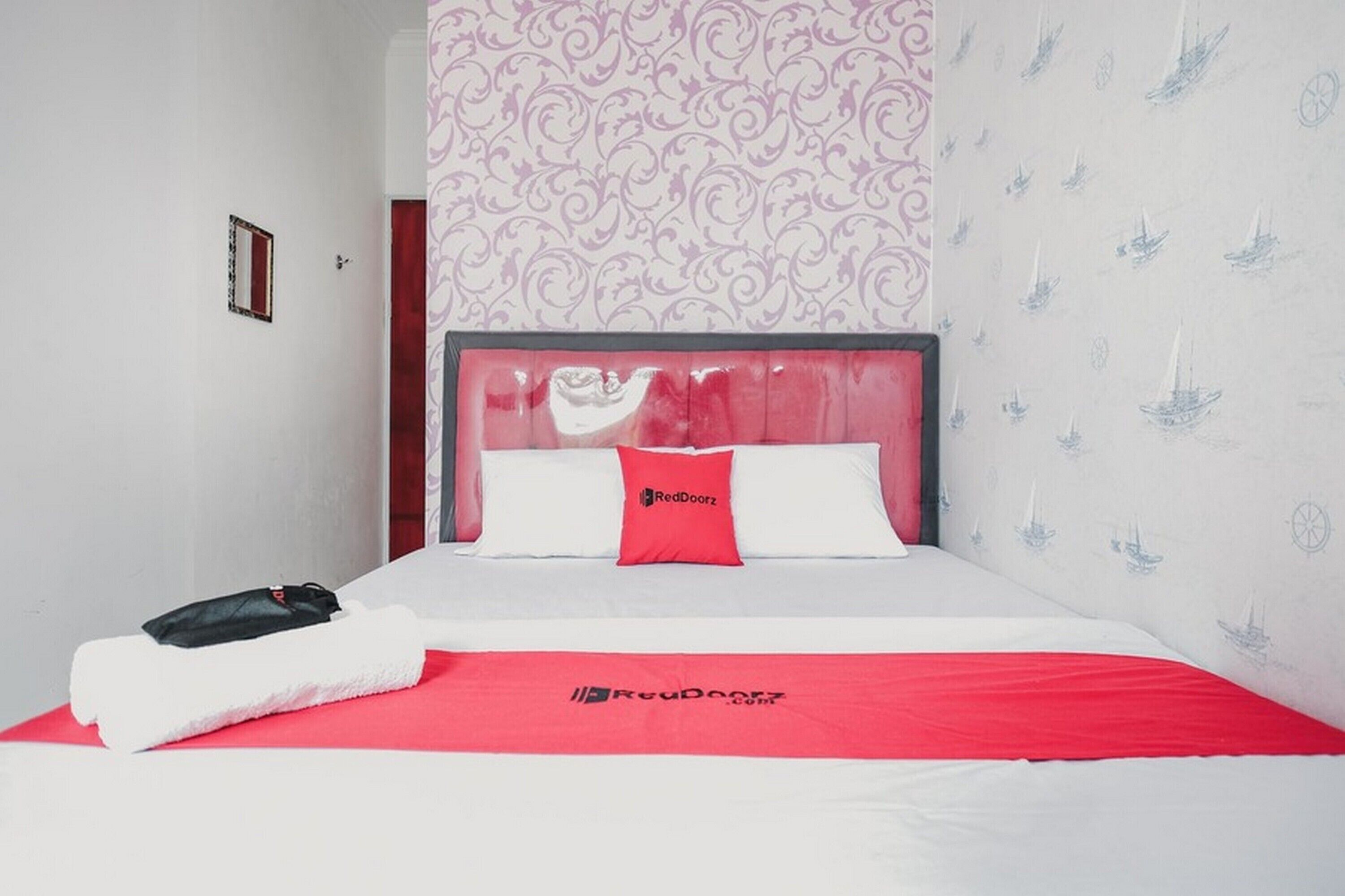 JRP Guesthouse by RedDoorz