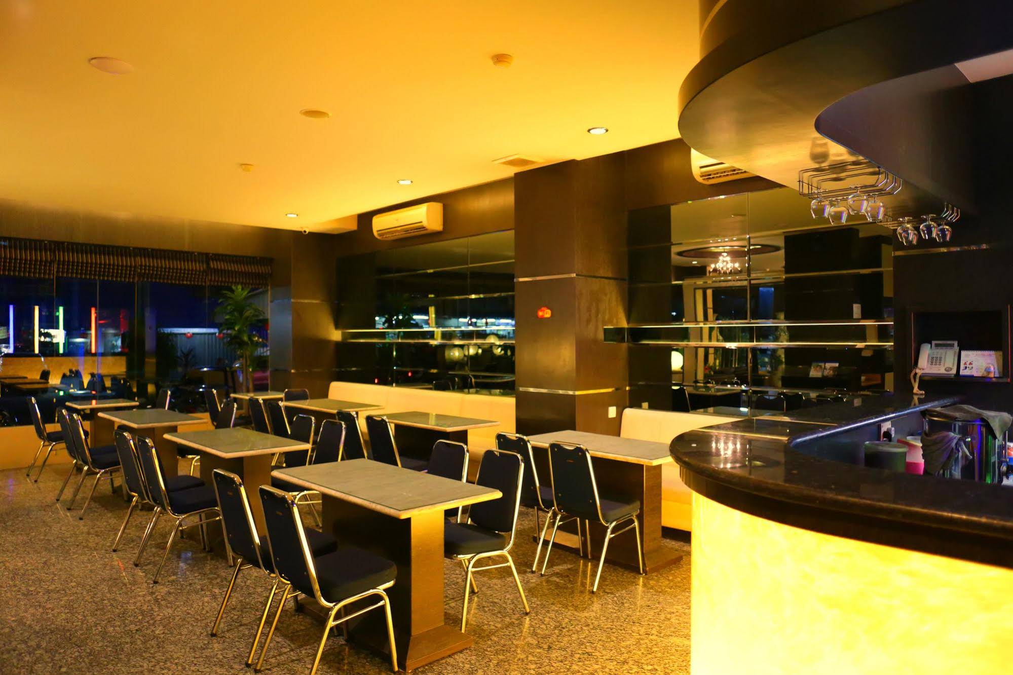 Lovina Inn Nagoya