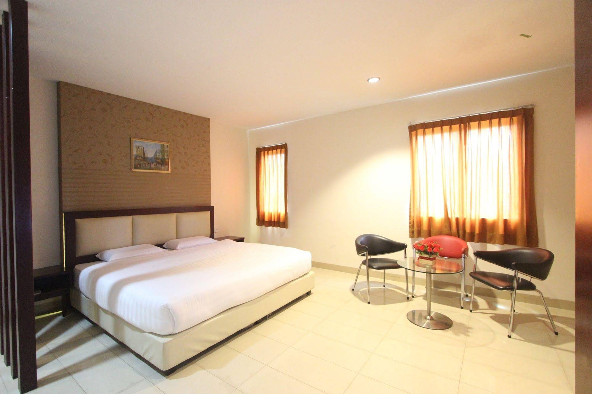 Lovina Inn Nagoya