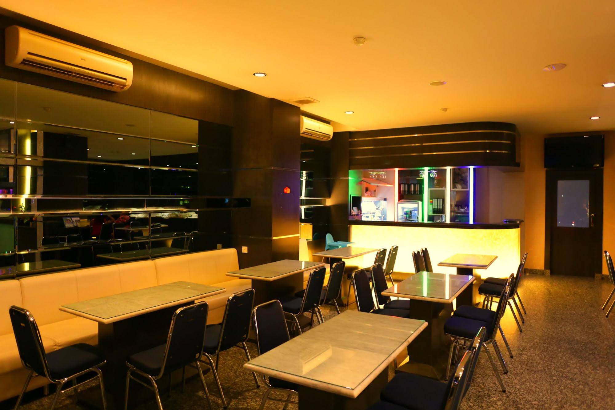 Lovina Inn Nagoya