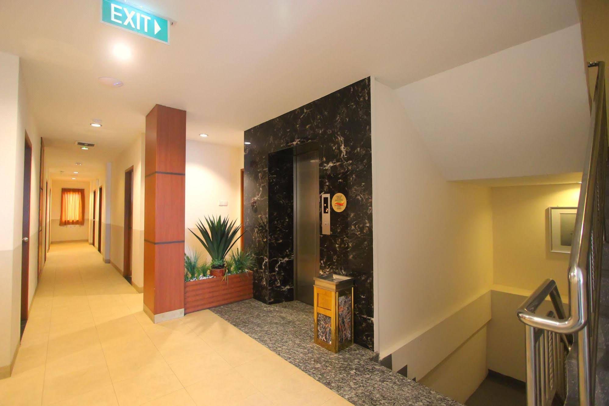 Lovina Inn Nagoya