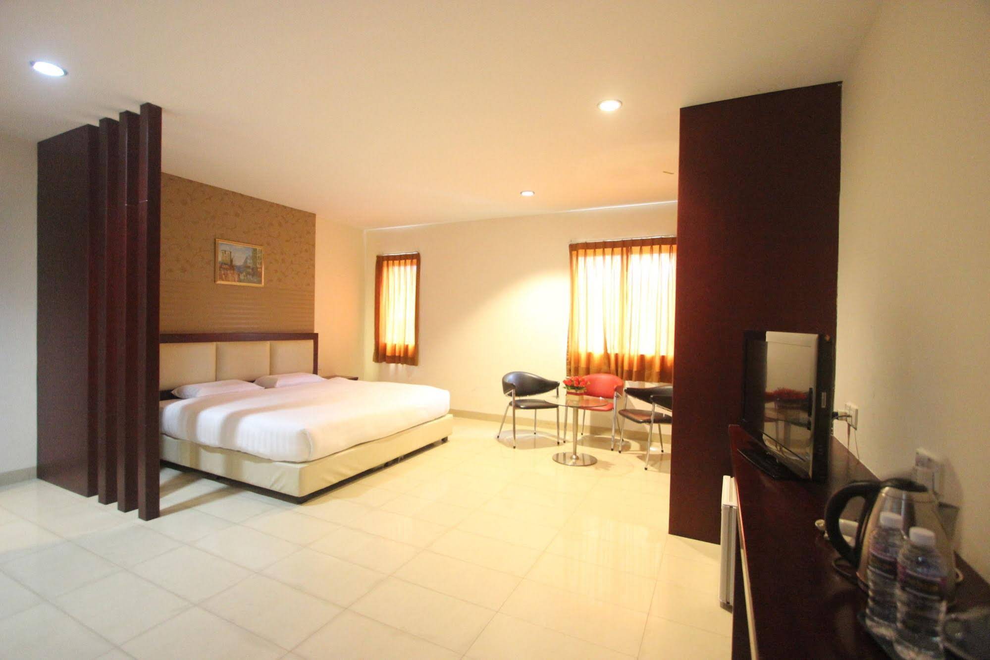 Lovina Inn Nagoya