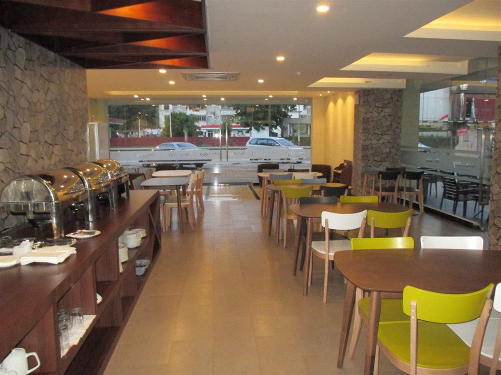 Nite And Day Batam Jodoh Square